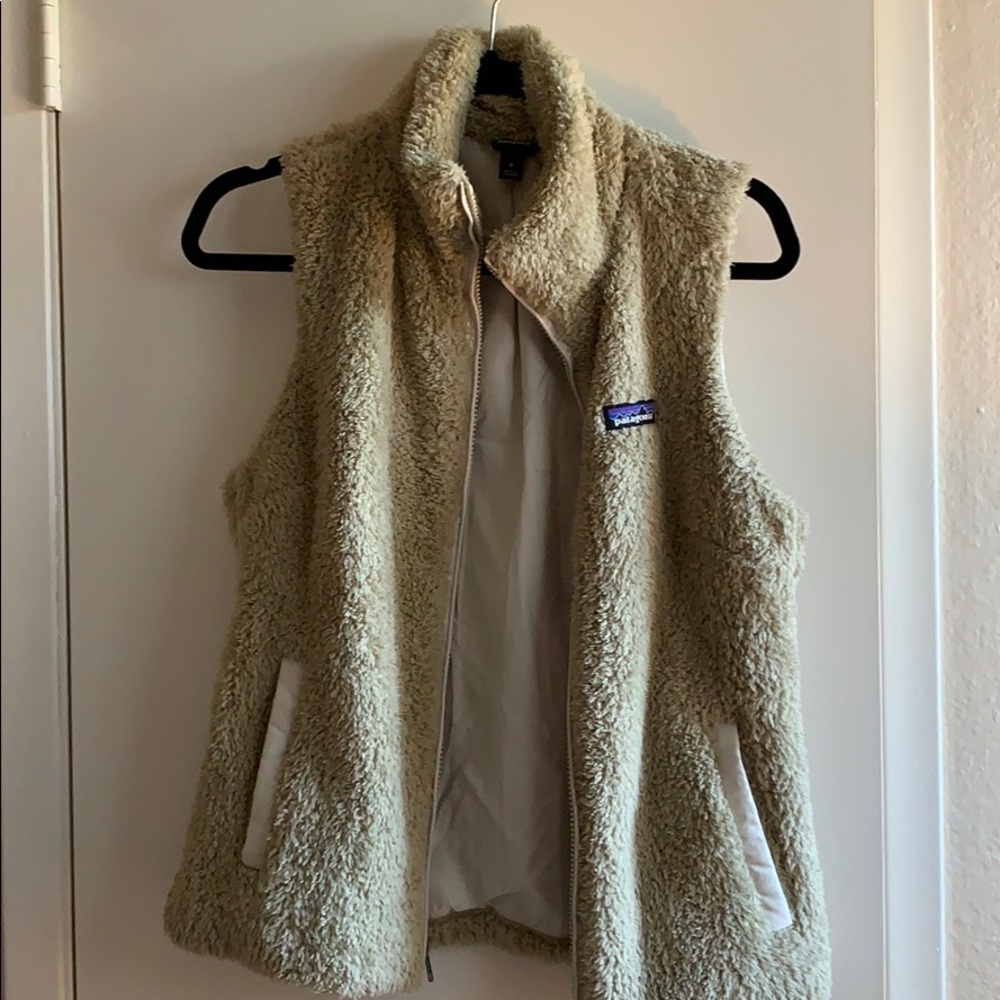 Women’s Patagonia Zip up Furry Vest size Medium